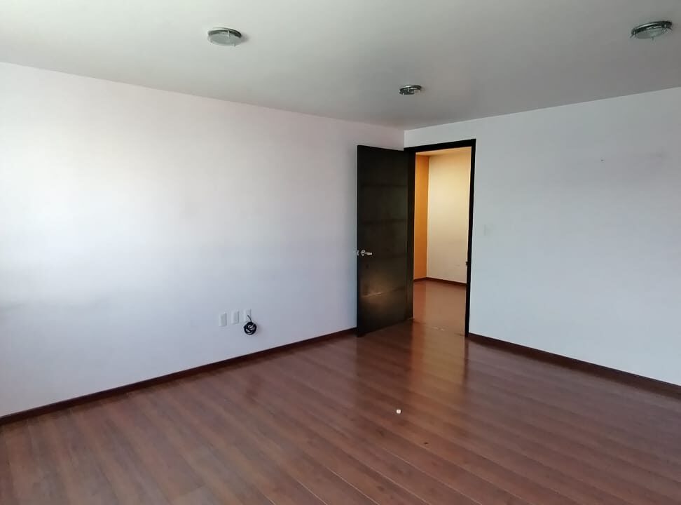 WhatsApp Image 2025-04-04 at 11.48.40 AM (1)