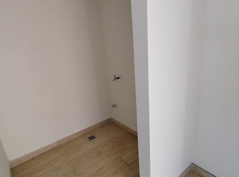 WhatsApp Image 2025-04-10 at 1.03.23 PM (4)